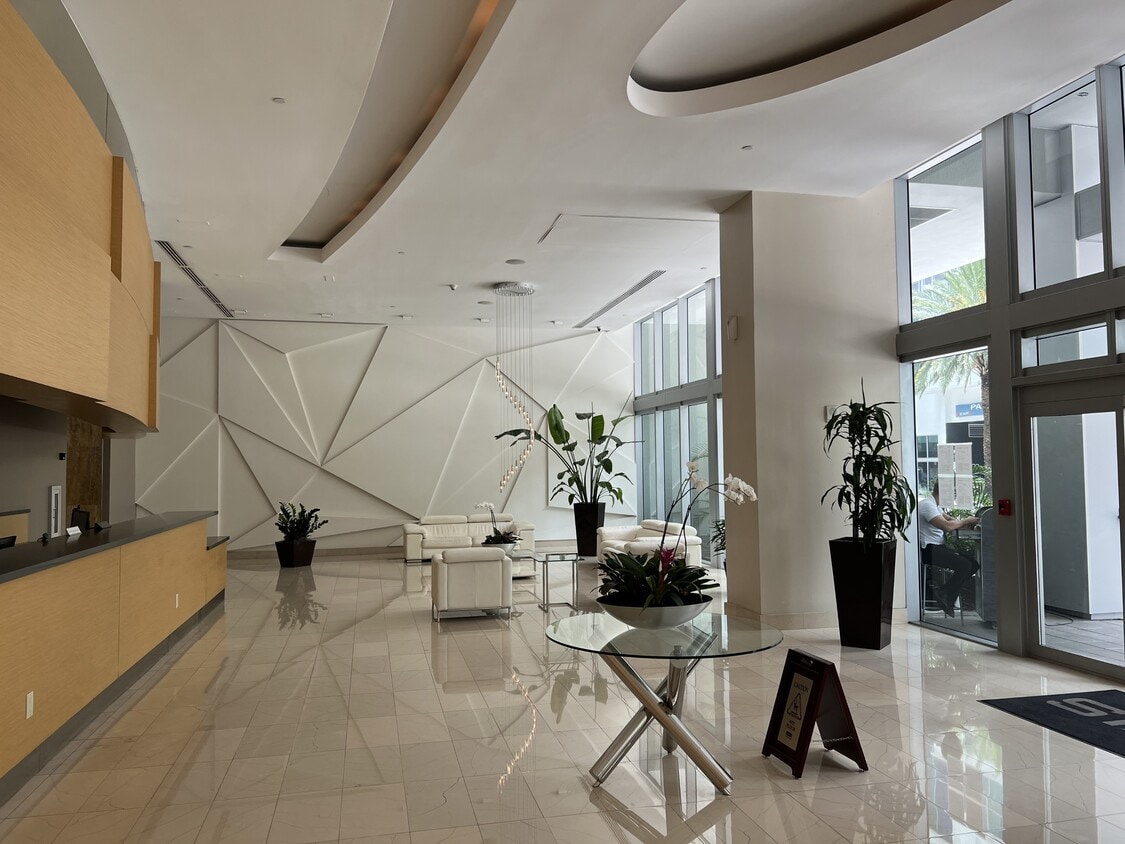 Foto del edificio - 79 SW 12th St