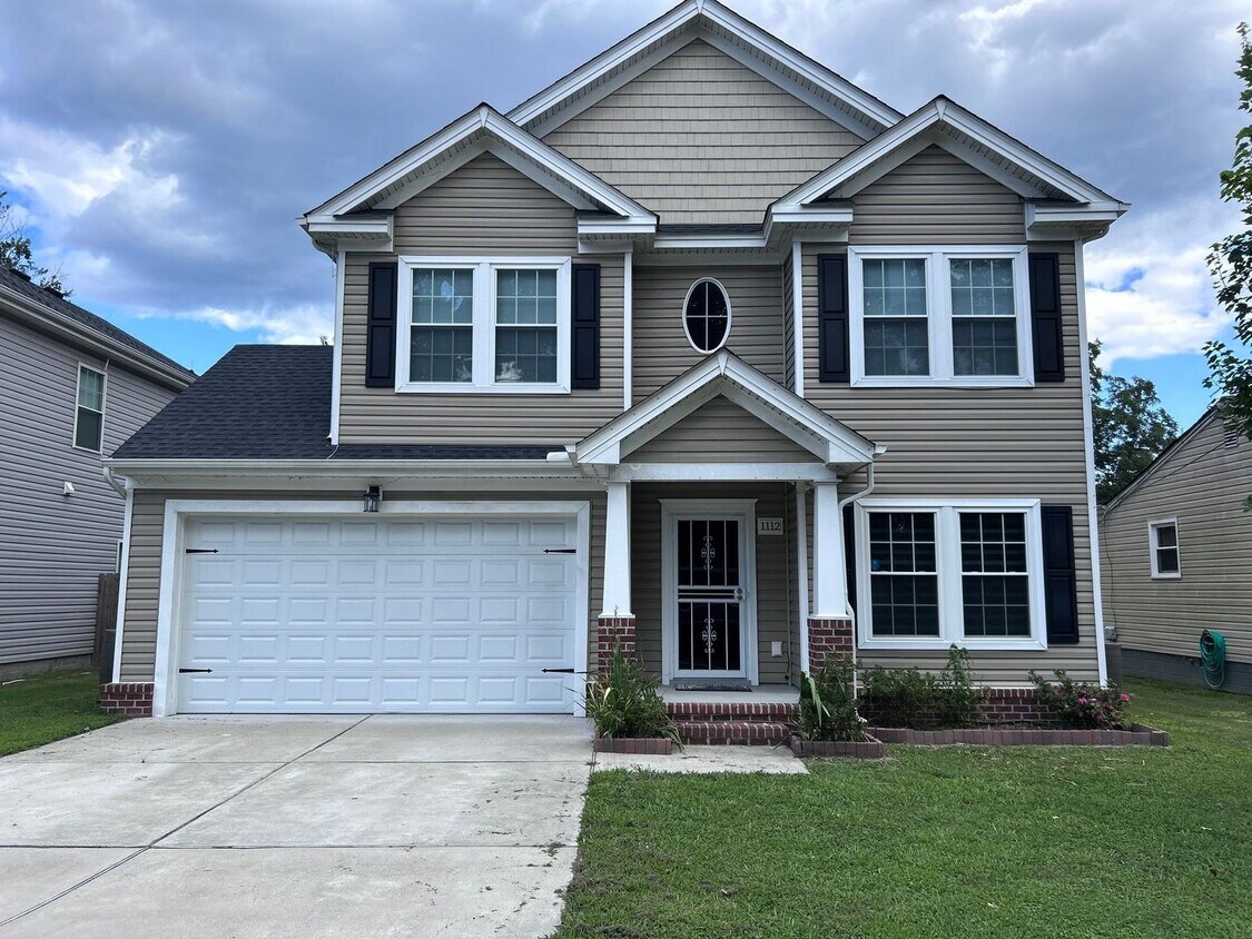 Foto principal - Beautiful New Construction Home in Central...