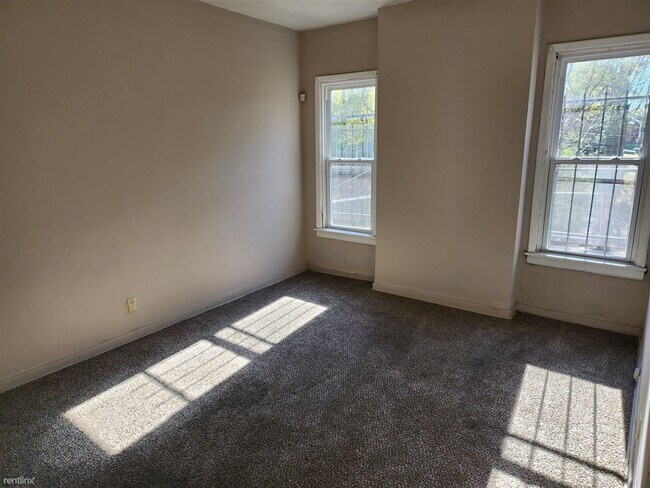 Foto del edificio - 2 br, 1 bath Duplex - 4642 Farlin Avenue 2F