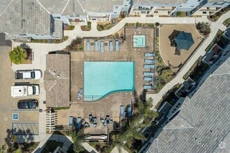 Building Photo - 518 Surfbird Ln