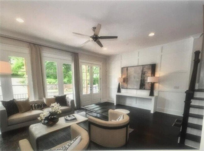 Foto del edificio - 2033 Wheaton Way