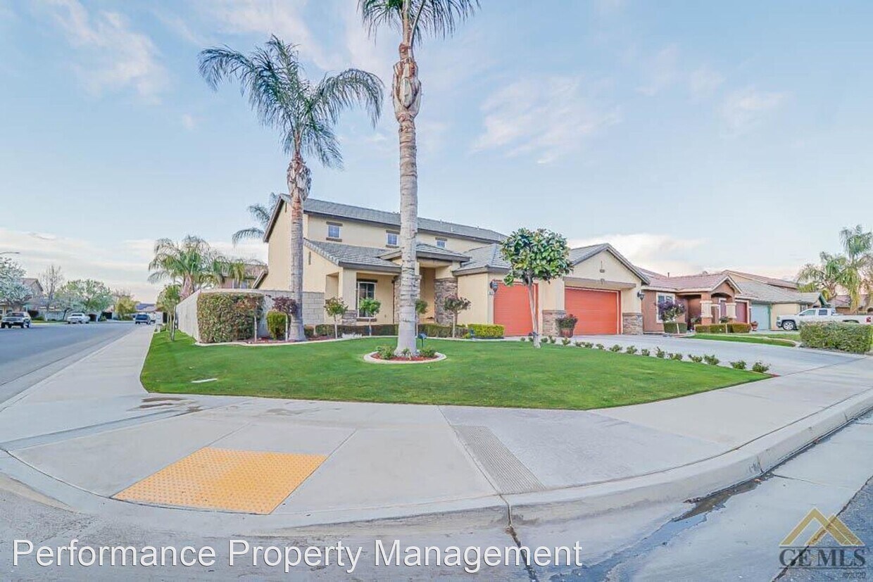 Foto principal - 5 br, 3 bath House - 9016 Carnegie Hall Ln
