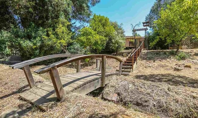 Building Photo - 5466 Florida Dr