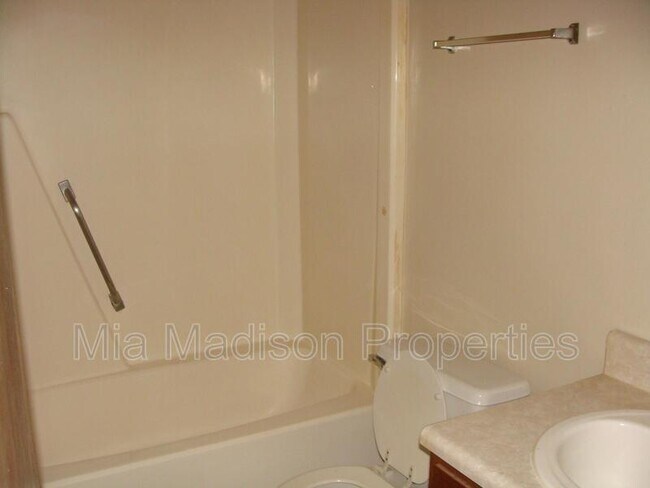 Foto del edificio - 1107 E 57th St