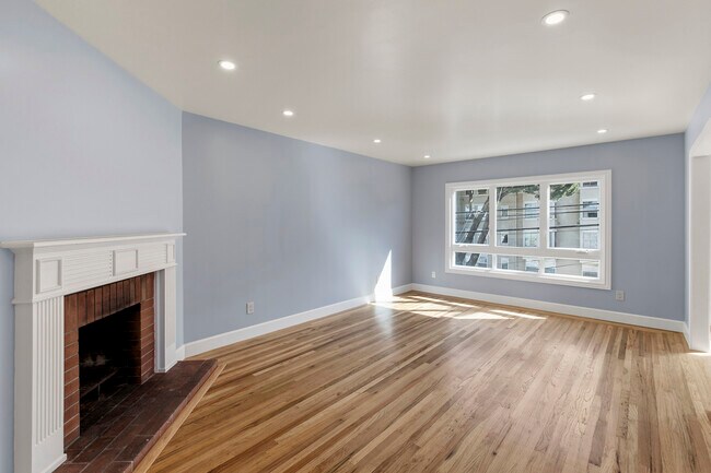 Building Photo - 1629 20th Ave