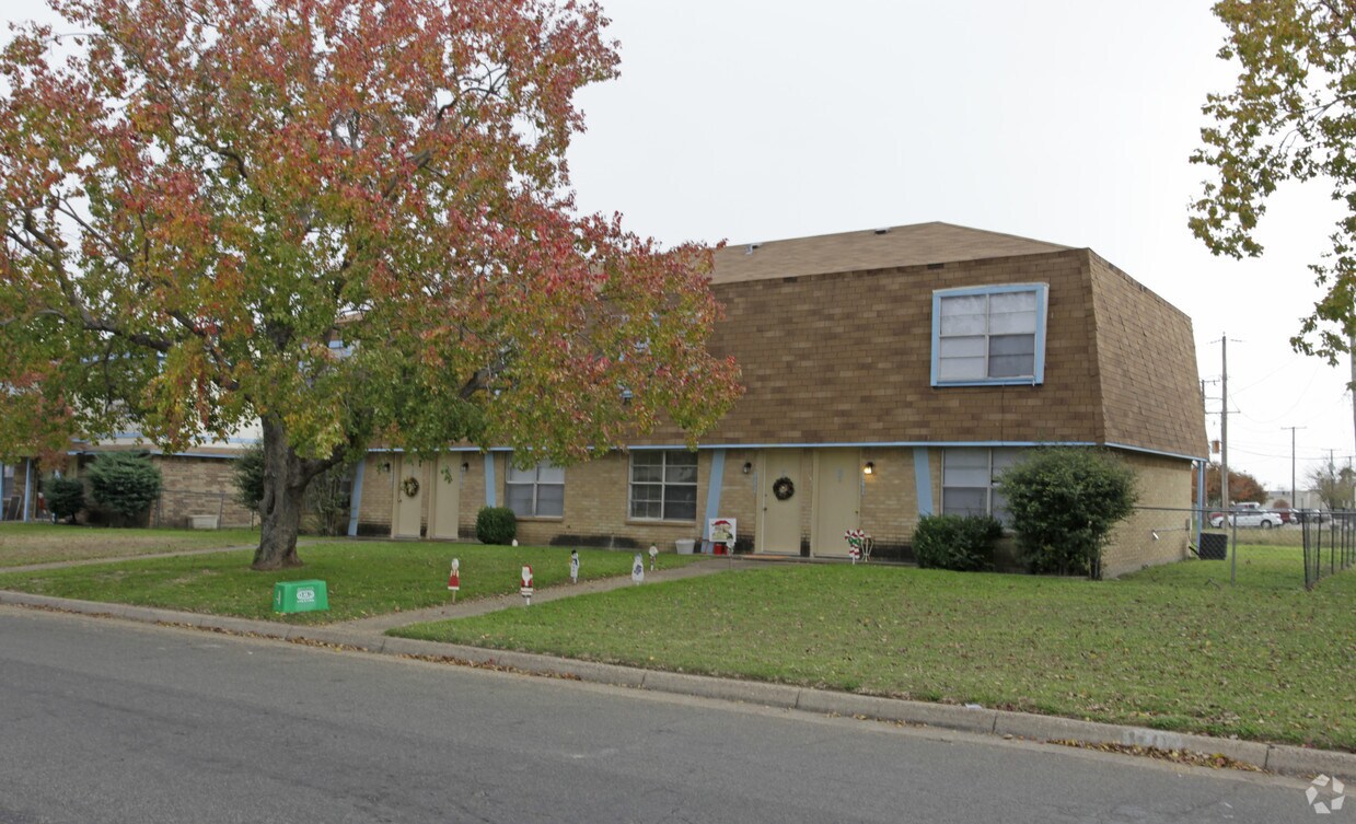 Primary Photo - 441 SW Thomas St