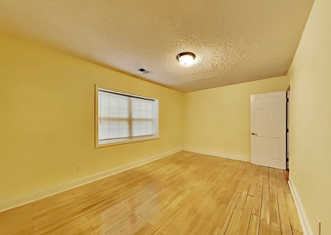 Building Photo - 1073 Emerson Ave SE