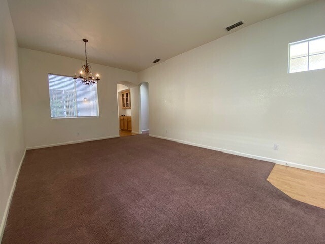 Building Photo - Charming 5 bedroom 2.5 bathroom home located in Natomas!