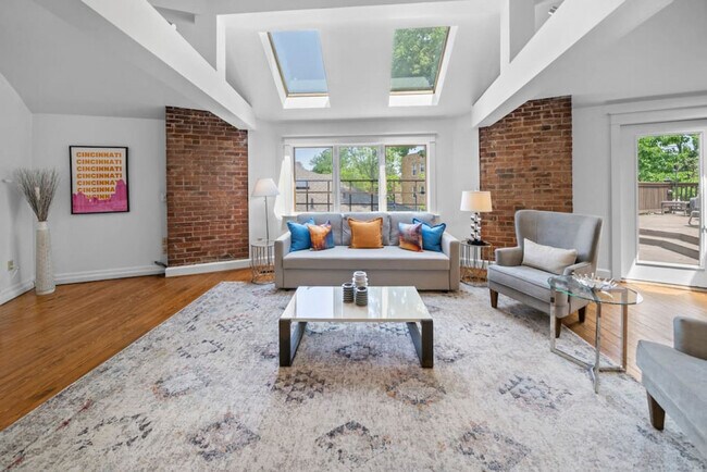 Foto del edificio - 2584 Madison Rd