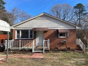 Building Photo - 424 E Walnut Ave