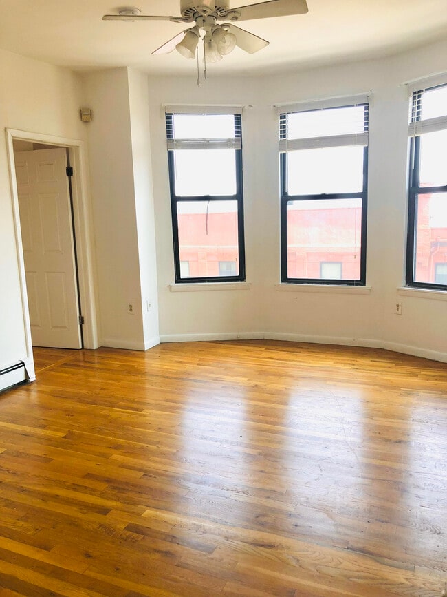 Living /Dining - 437 Jersey Ave
