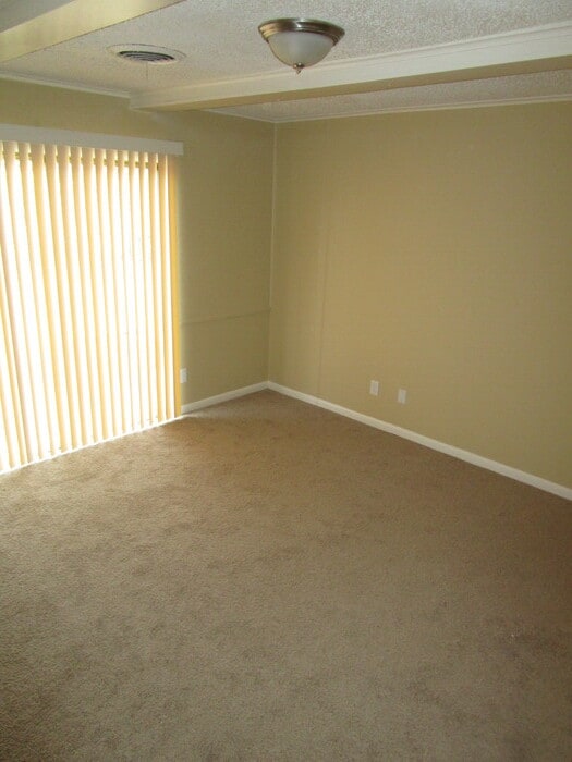 Building Photo - 1305 Milmo Dr