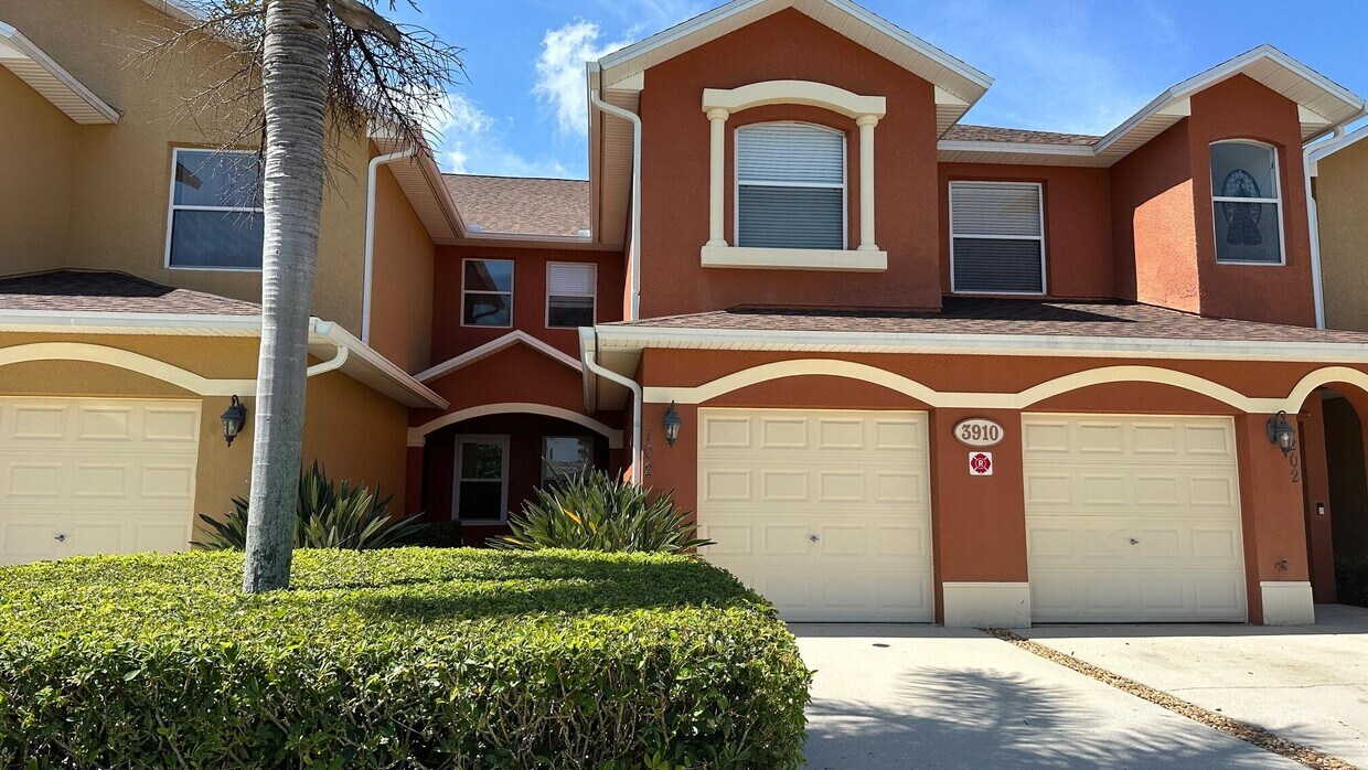 Foto principal - 3910 Playa Del Sol Dr