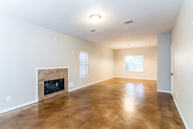 Foto del edificio - 18930 Forest Trace Dr