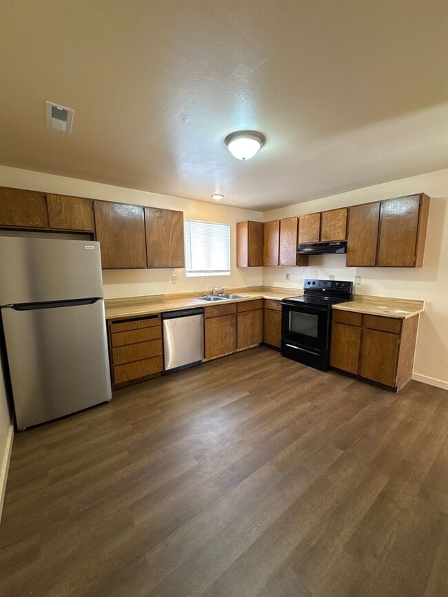Building Photo - 256 S 1500 W
