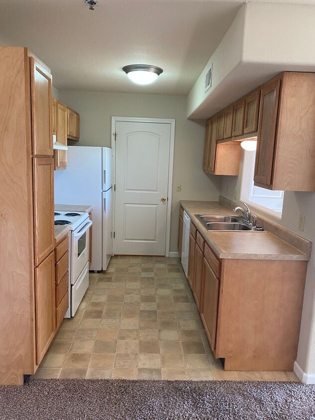 Primary Photo - Nice ground floor 1 bedroom apartment!