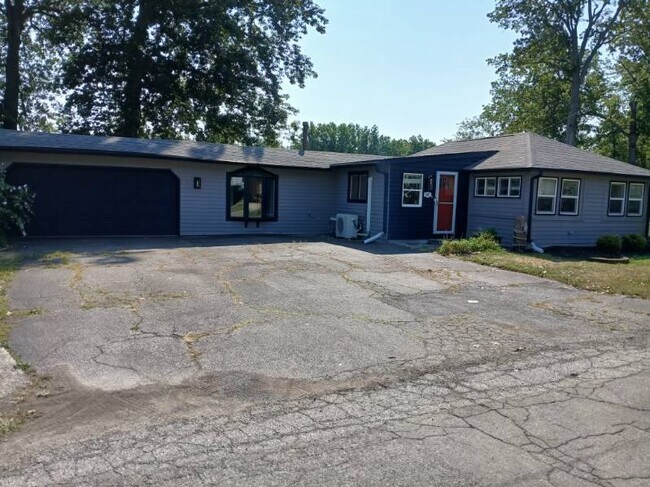 Building Photo - 267 Claremont Rd