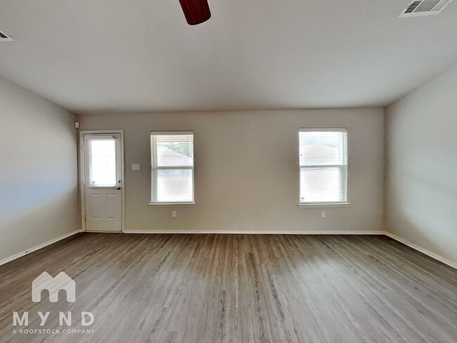 Building Photo - 90 Cedar Creek Cove