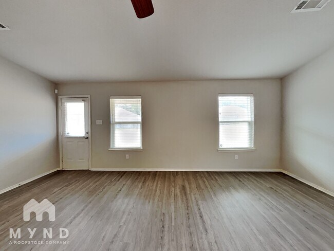 Foto del edificio - 90 Cedar Creek Cove