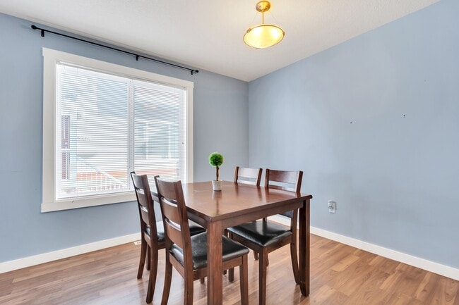 Building Photo - 9230 93 Ave