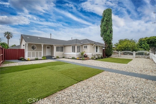 Foto del edificio - 20756 Saticoy St
