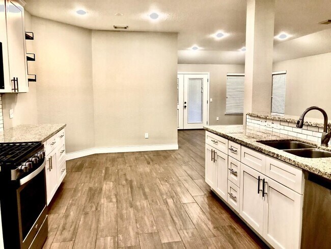 Building Photo - 6315 Canyon Rock Way