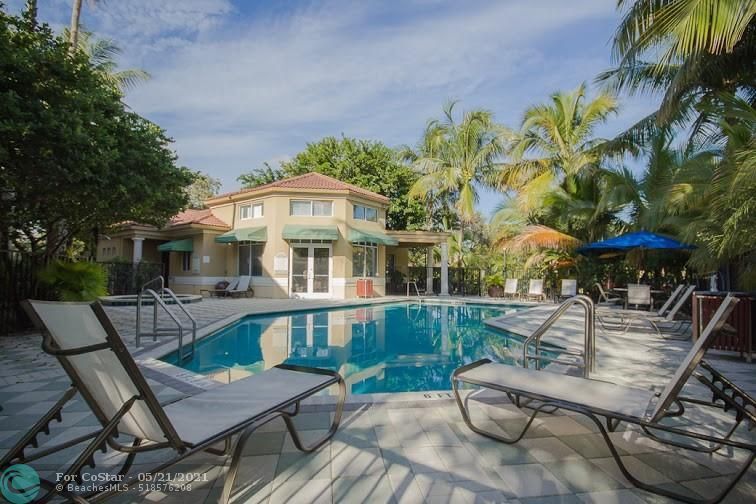 Foto principal - 741 N Pine Island Rd