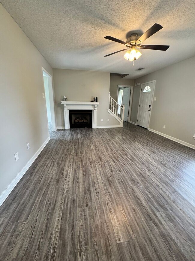 Foto del edificio - 386 Wylie Dr
