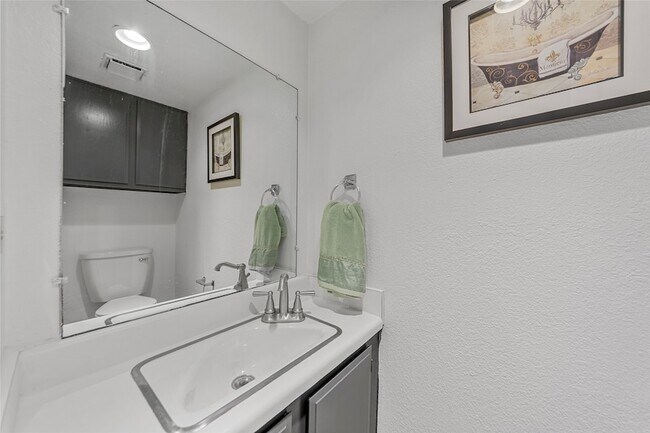 Foto del edificio - 6738 Eastridge Dr