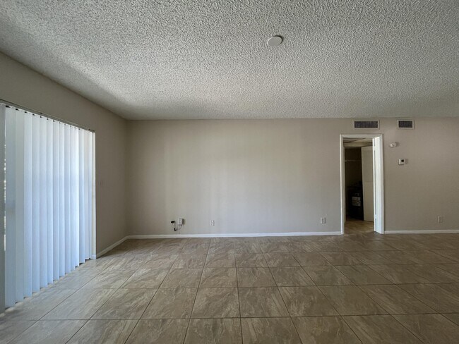Building Photo - 4021 N University Dr
