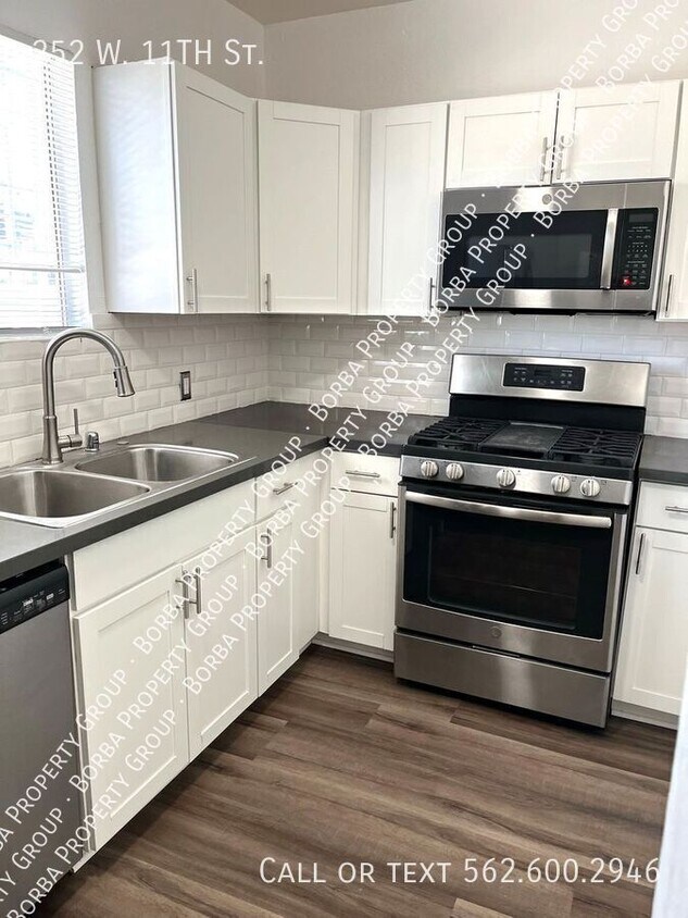 Primary Photo - 252 W 11th St