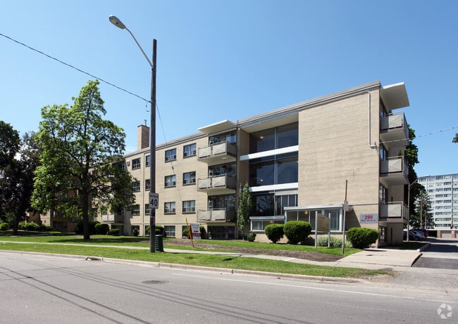 Photo du bâtiment - 50 Adelaide Ave E and 290 & 300 Mary St N