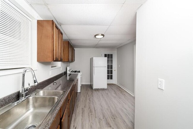 Foto del edificio - 687 4th Ave