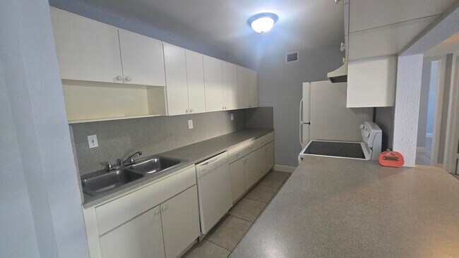 Foto del edificio - 11606 NW 29th St