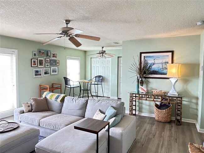 Building Photo - 5285 Coquina Key Dr SE