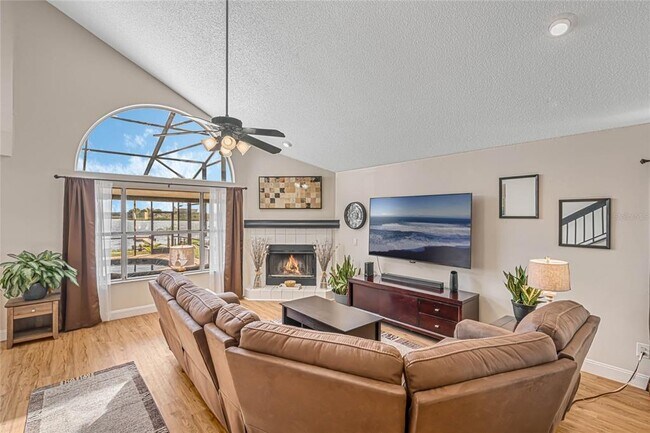 Foto del edificio - 984 Summer Lakes Dr