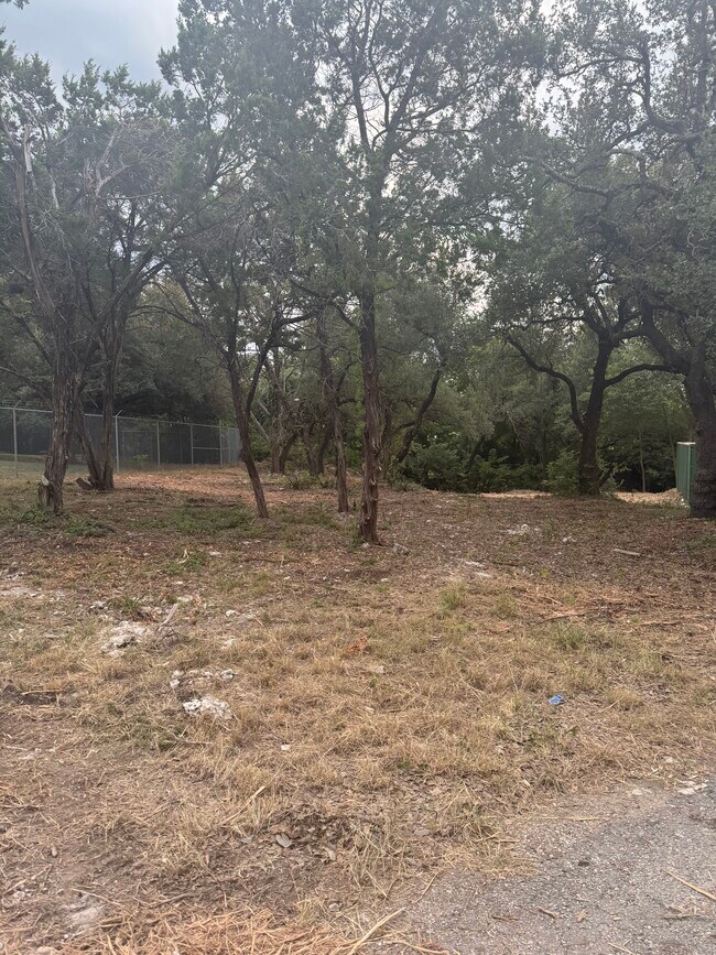 Foto del edificio - 11829 Buckner Rd