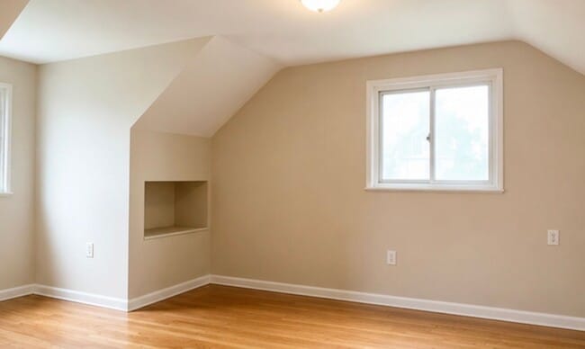 Building Photo - Charming 3-Bedroom Home with Hardwood Floors, Garage & Private Patio