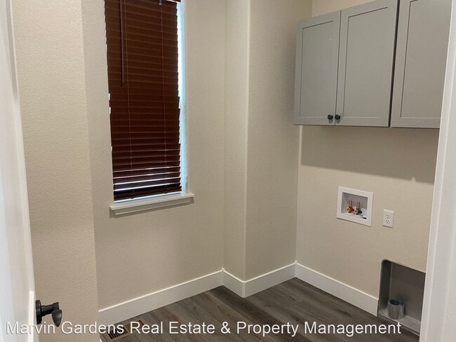 Building Photo - 3 br, 2 bath House - 2945 Urban Place