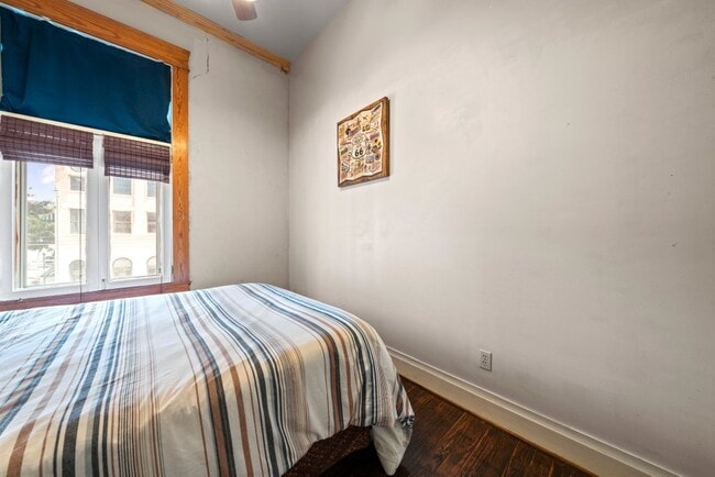 Bedroom 2 - 202 E San Antonio St