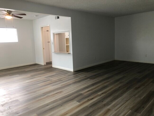 Building Photo - 514 S Barranca Ave