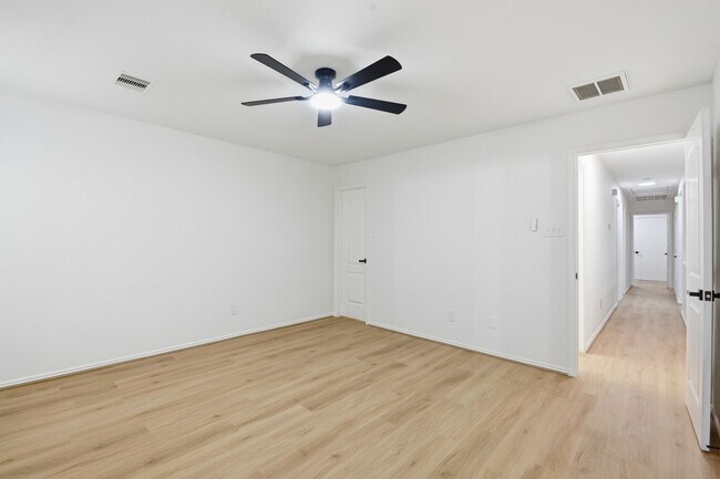 Foto del edificio - 20615 Moonrise River Ln