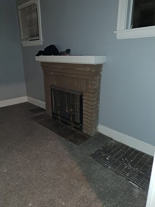 Building Photo - 1114 Fairbanks Ave