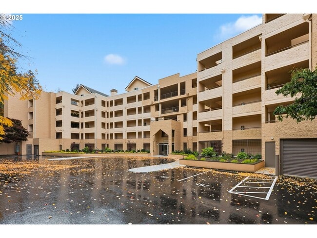 Photo - Rare 2 Bed 2 Bath + Loft Quintet Condo with Resort-Style Living in Portland’s West Hills