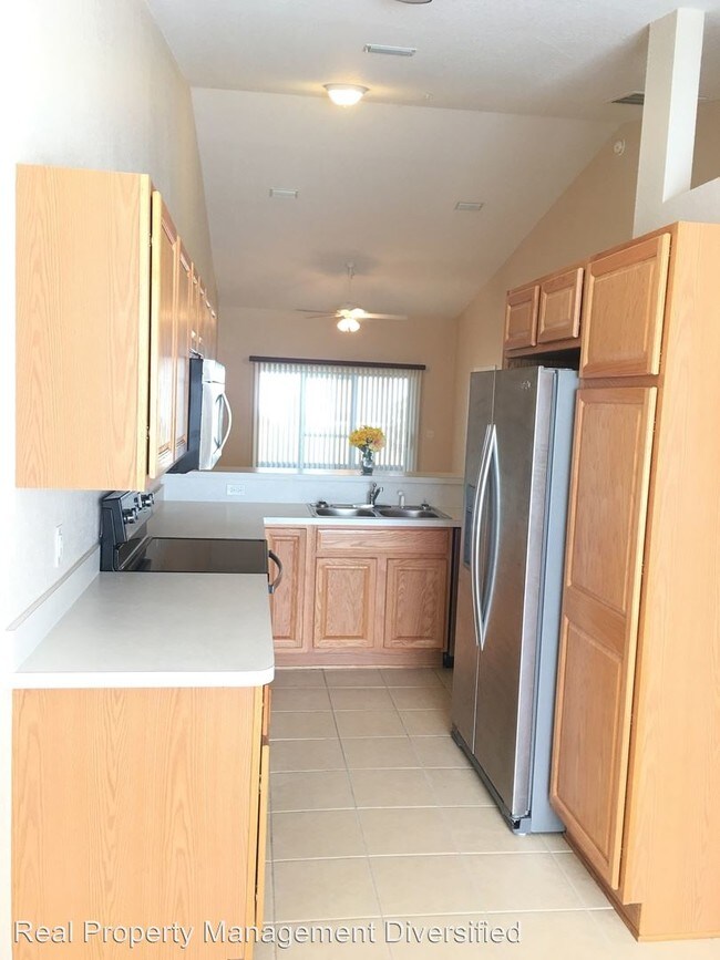 Building Photo - 8437 SW 104th Pl