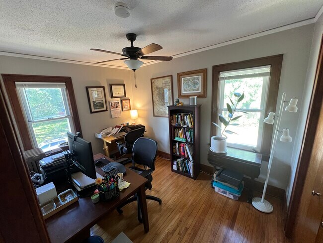 Foto del edificio - 2209 E 33rd St