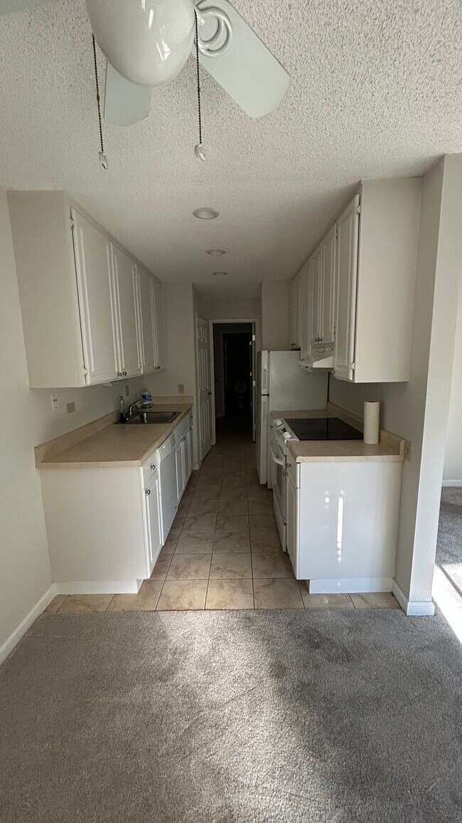 Cocina - 871 Woodside Ln E