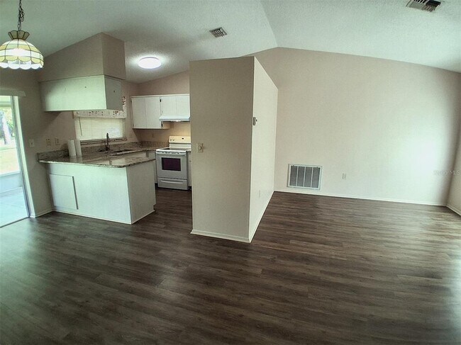 Foto del edificio - 13104 Serpentine Dr