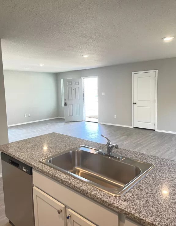 Building Photo - 10538 Varmus Dr