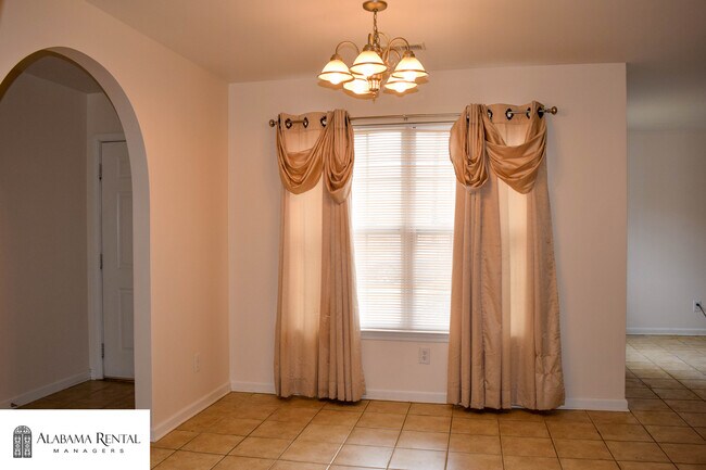 Foto del edificio - Home For Rent In McCalla, AL!! COMING SOON!
